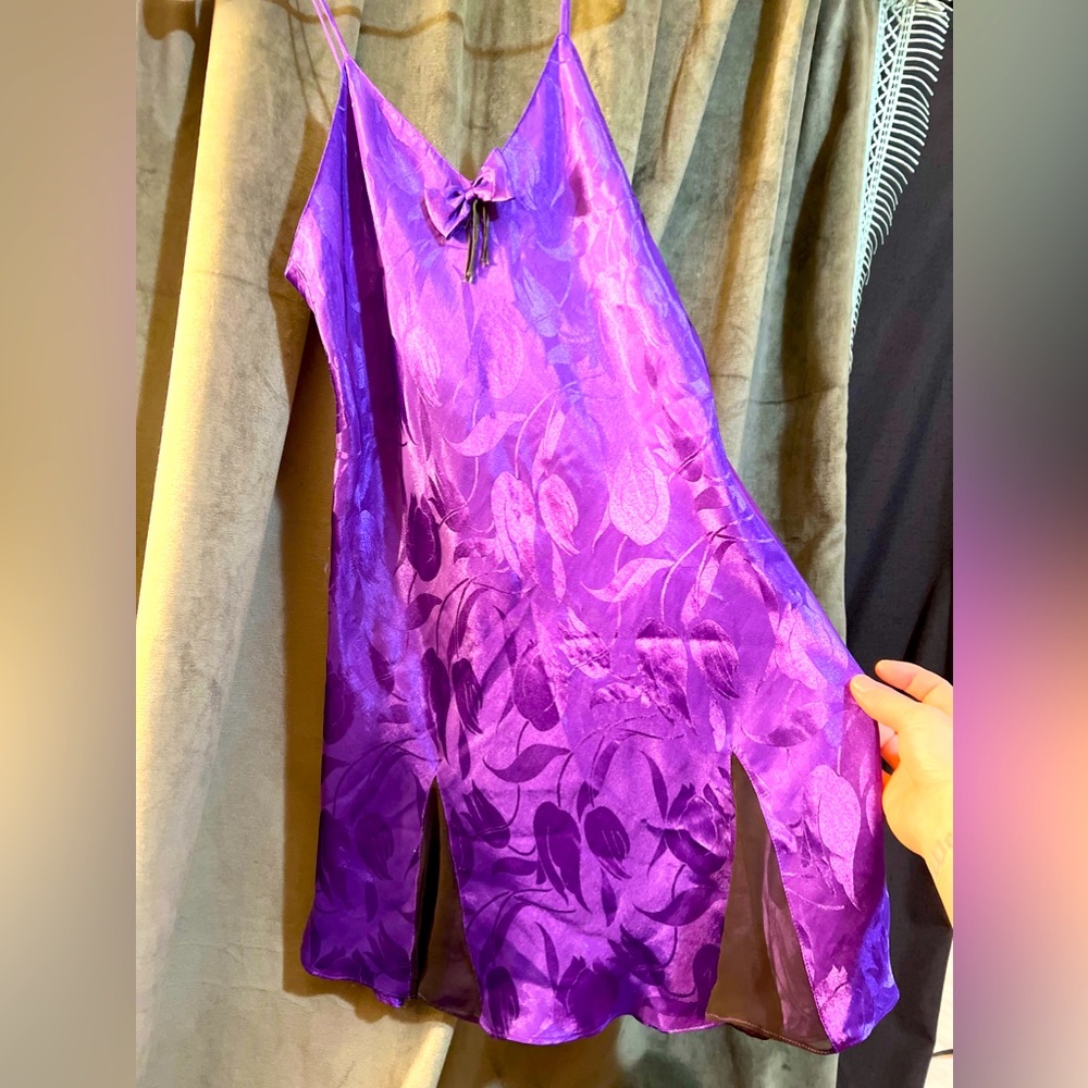 ❤️Vintage Victoria’s Secret slip dress/ gown. Excellent condition like new